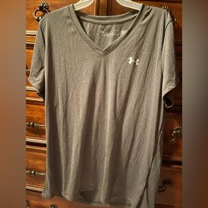 New women’s Under Armour v-neck tee